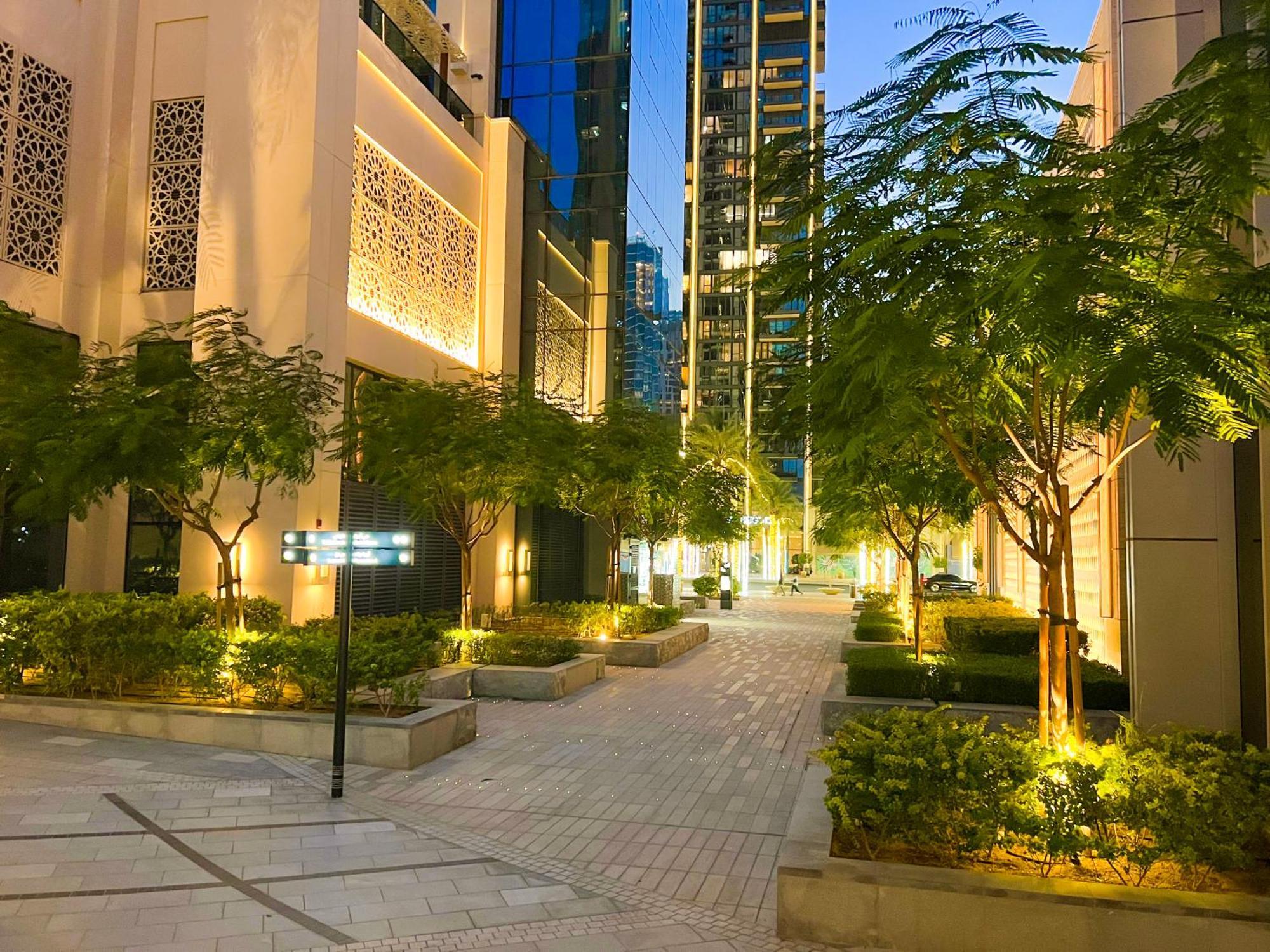 Downtown Luxury - Stunning Burj Khalifa & Sea View - 5 Minutes Walk To Dubai Mall Exterior foto